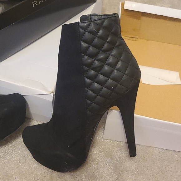 Black side zip ankle boots - Picture 2 of 4